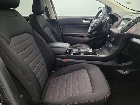 Used 2020 Ford Edge SE image 21