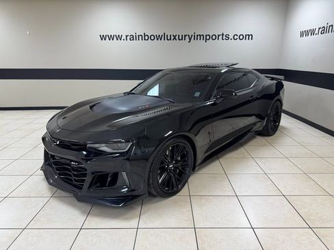 Used 2019 Chevrolet Camaro ZL1 image 3