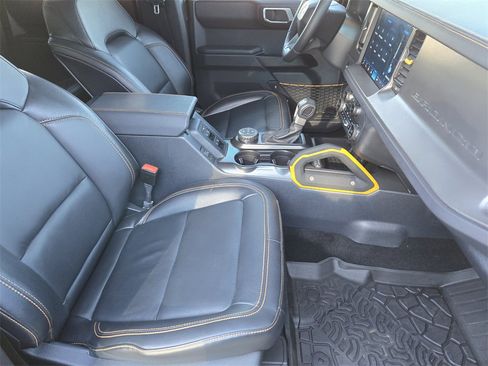 Used 2024 Ford Bronco Badlands image 9