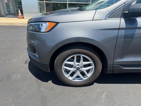 Certified 2024 Ford Edge SEL w/ Convenience Package AWD/4WD image 11