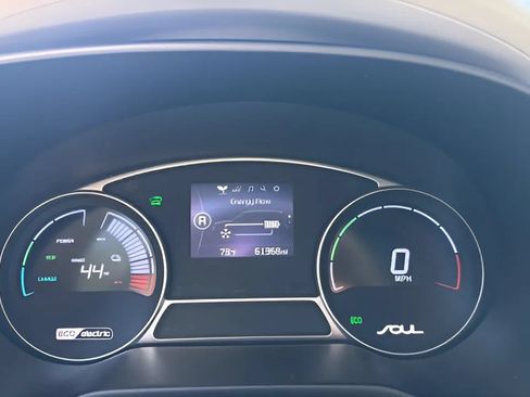 Used 2016 Kia Soul EV + w/ Sun & Fun Package FWD image 30