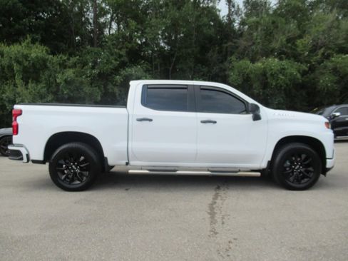 Used 2021 Chevrolet Silverado 1500 Custom RWD image 2