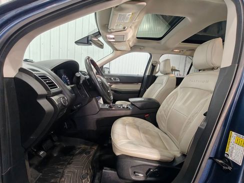 Used 2018 Ford Explorer Platinum AWD/4WD image 34