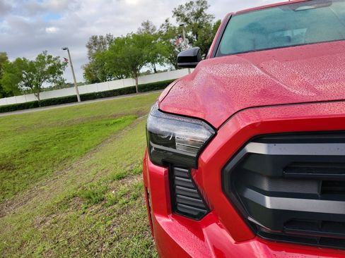 Used 2025 Toyota Tacoma SR image 4