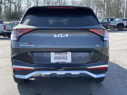 Used 2025 Kia Sportage SX image 4