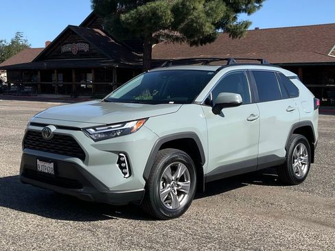 Used 2023 Toyota RAV4 XLE image 2