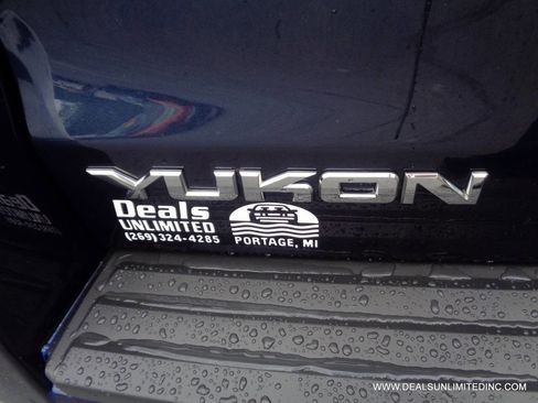 Used 2017 GMC Yukon SLT image 5