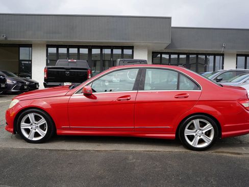 Used 2010 Mercedes-Benz C 300 Sedan image 2