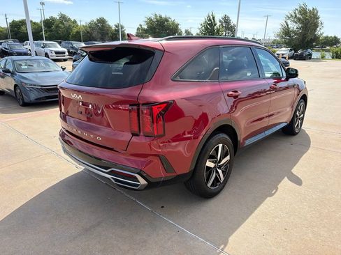 Used 2022 Kia Sorento S FWD image 5