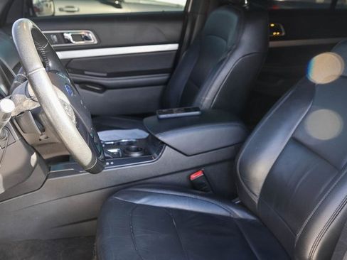 Used 2016 Ford Explorer XLT w/ Equipment Group 202A image 12