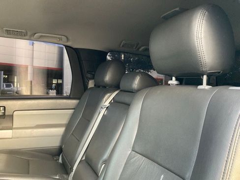 Used 2019 Toyota Sequoia SR5 AWD/4WD image 9