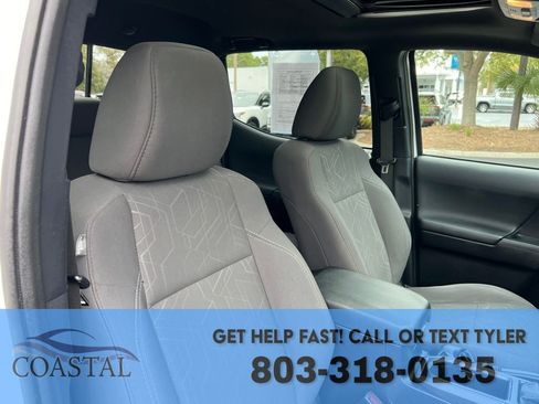 Used 2017 Toyota Tacoma TRD Off-Road w/ Premium & Technology Package image 26