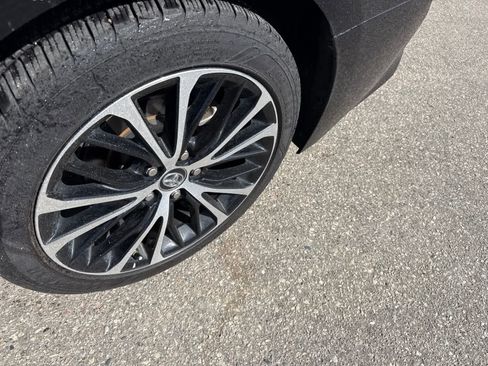 Used 2019 Toyota Camry SE FWD image 10