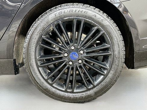 Used 2015 Ford Fusion SE w/ Equipment Group 202A image 33