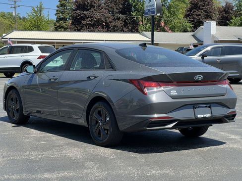 Used 2023 Hyundai Elantra SEL FWD image 6