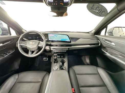 Used 2024 Cadillac XT4 Sport image 3