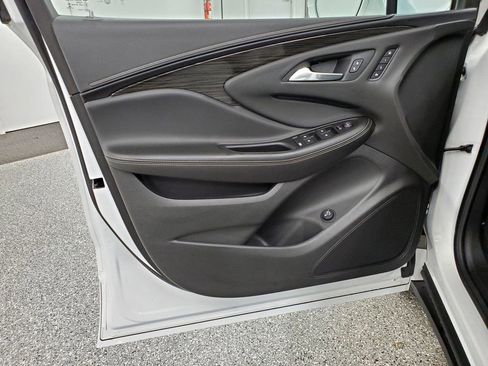 Used 2018 Buick Envision Essence image 12