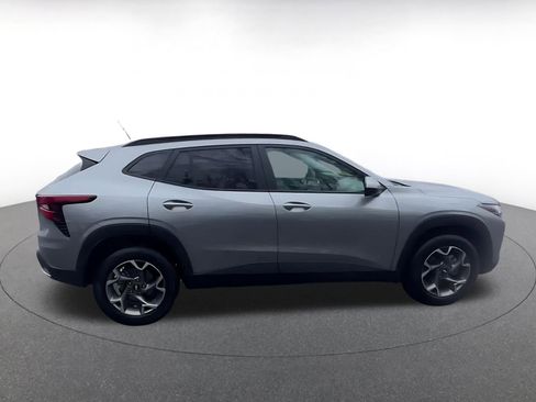 Used 2025 Chevrolet Trax LT image 16