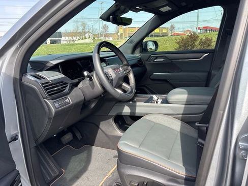 Used 2026 GMC Acadia AT4 w/ Super Cruise Package image 13