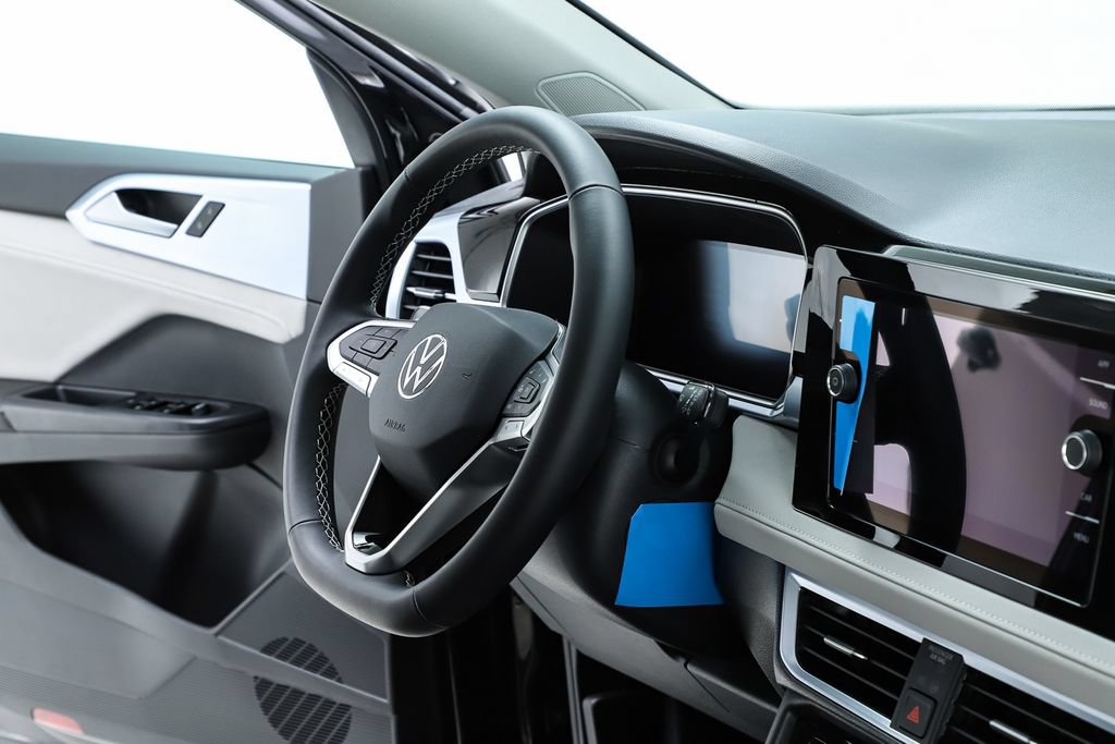New 2026 Volkswagen Taos SE FWD image 34