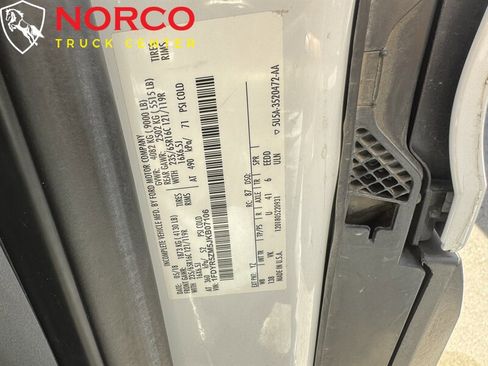 Used 2018 Ford Transit 250 138 RWD image 22