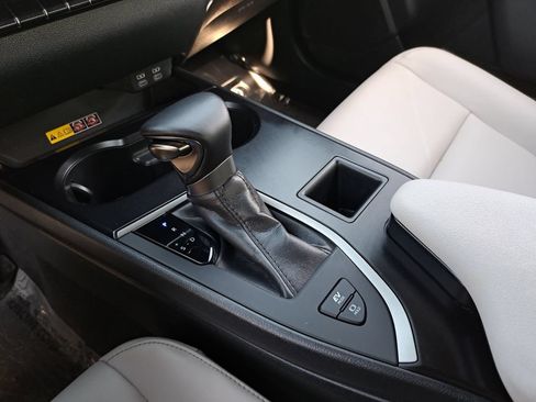 Used 2024 Lexus UX 250h FWD image 27