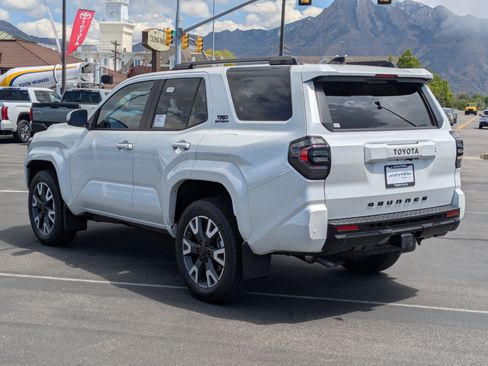New 2026 Toyota 4Runner TRD Sport AWD/4WD image 3