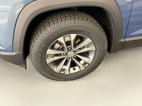 Used 2025 Chevrolet Equinox LT AWD/4WD image 11