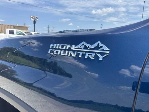 Used 2022 Chevrolet Silverado 3500 High Country w/ Z71 Off-Road Package AWD/4WD image 12