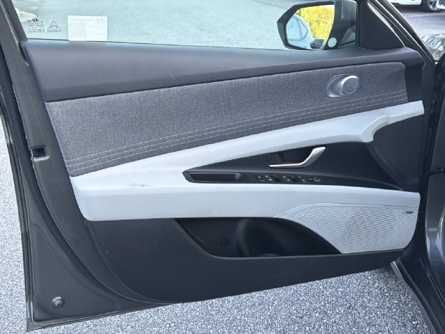 Certified 2024 Hyundai Elantra Limited FWD image 12