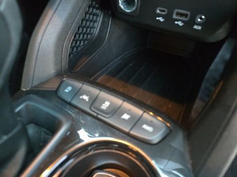 Used 2023 Chevrolet TrailBlazer LT w/ Convenience Package image 36