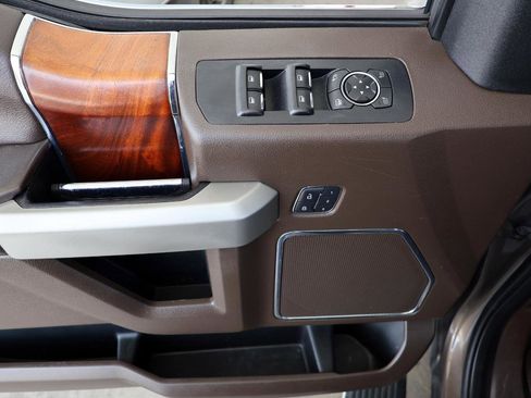 Used 2015 Ford F150 King Ranch w/ Equipment Group 601A Luxury RWD image 37