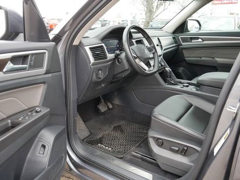 Certified 2023 Volkswagen Atlas SE image 12