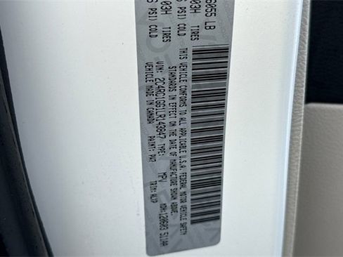 Used 2020 Chrysler Pacifica Limited image 38