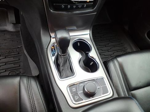 Used 2019 Jeep Grand Cherokee Laredo image 25