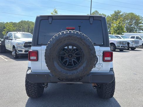 Used 2020 Jeep Wrangler Unlimited Sahara AWD/4WD image 8