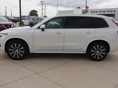 Used 2024 Volvo XC90 B5 Core w/ Protection Package Premier AWD/4WD image 8
