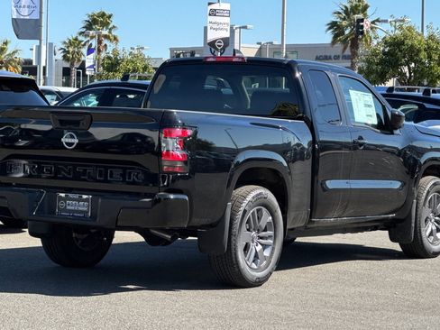 New 2025 Nissan Frontier SV image 4