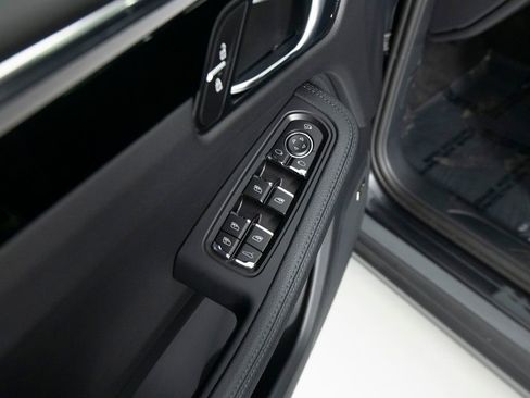 Certified 2026 Porsche Macan AWD/4WD image 20