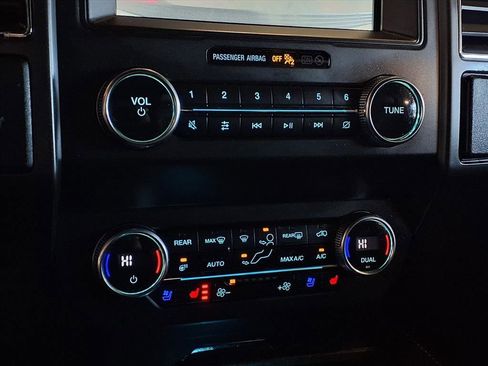 Used 2019 Ford Expedition Max Limited image 23