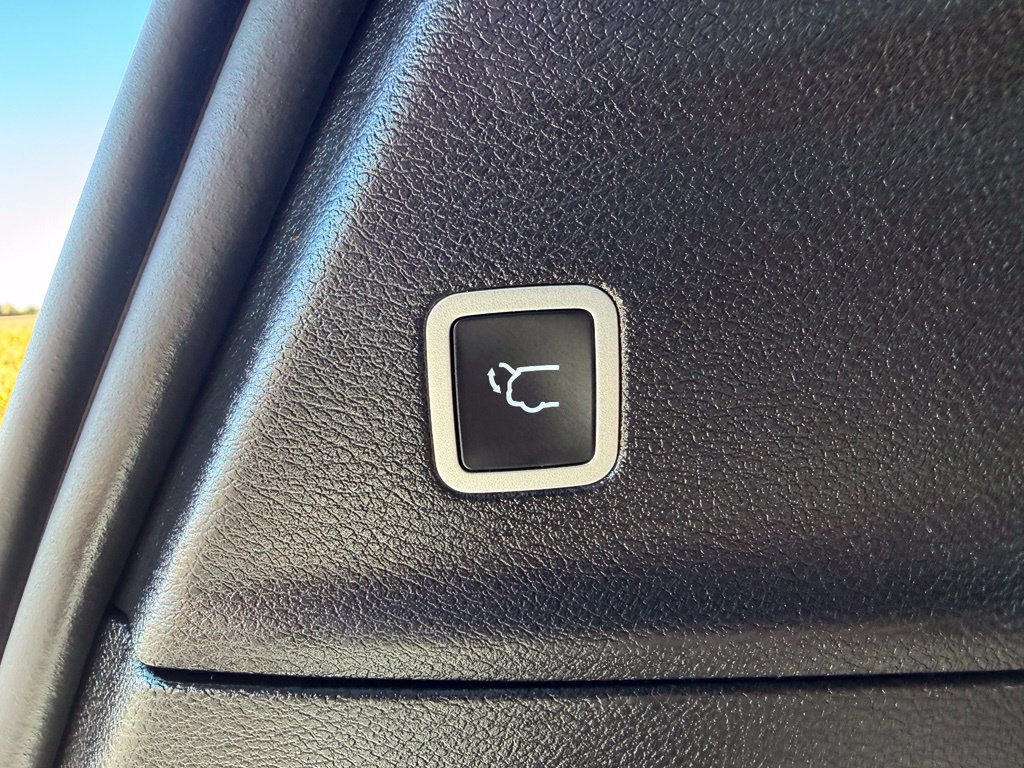 Used 2025 Chrysler Pacifica Select FWD image 32