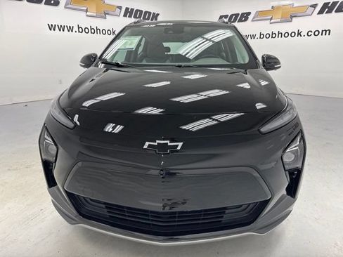 Used 2023 Chevrolet Bolt EUV Premier FWD image 2