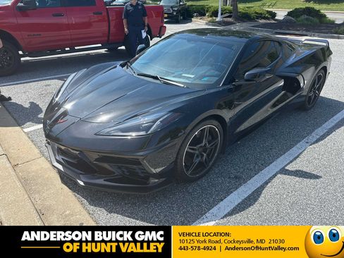 Used 2021 Chevrolet Corvette Stingray Premium Cpe w/ Z51 Performance Package RWD image 1