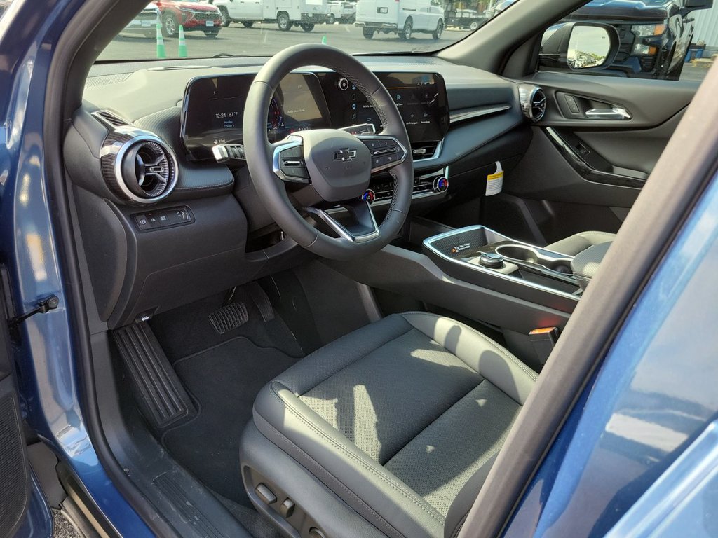 New 2027 Chevrolet Equinox LT w/ Convenience Package II FWD image 10