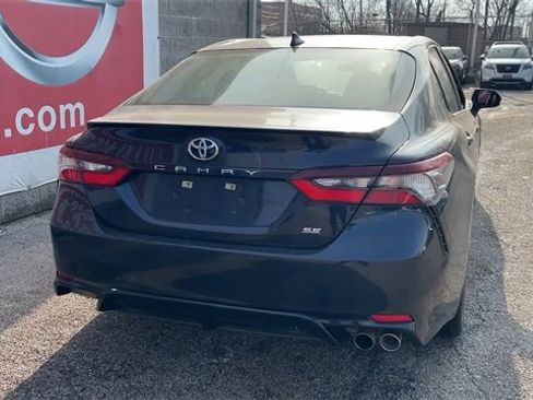 Used 2021 Toyota Camry SE image 19