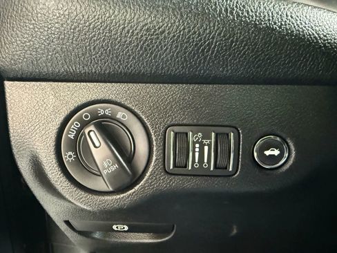 Used 2019 Dodge Challenger R/T RWD image 32