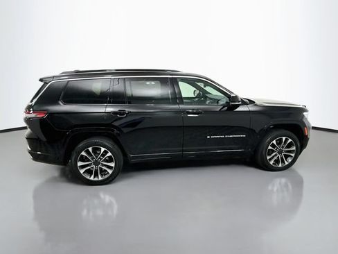 Used 2025 Jeep Grand Cherokee L Overland w/ Advanced Protech Group III AWD/4WD image 8