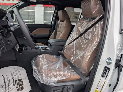 New 2025 Toyota 4Runner Limited image 12