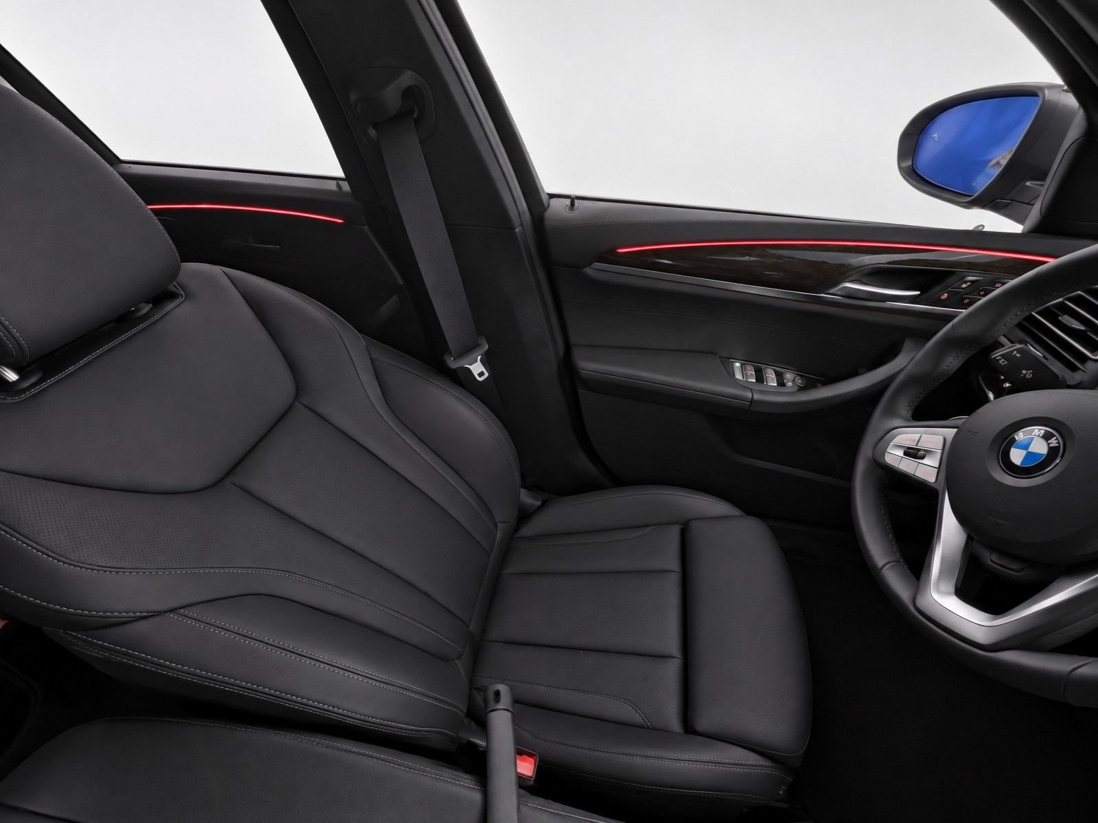 Certified 2025 BMW X4 xDrive30i AWD/4WD image 9