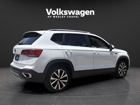 Used 2023 Volkswagen Taos SE FWD image 8